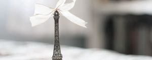 Preview wallpaper eiffel tower, statue, bow