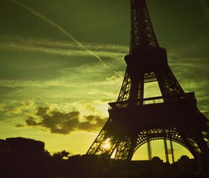 Preview wallpaper eiffel tower, sunset, clouds, twilight, paris