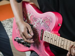 Preview wallpaper electric guitar, guitar, guitarist, music, pink