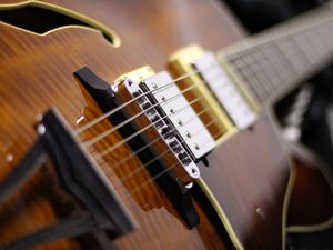 Preview wallpaper electric guitar, guitar, strings, music, brown