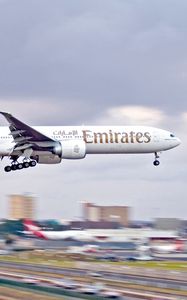 Preview wallpaper emirates, boeing, aircraft, flying, sky