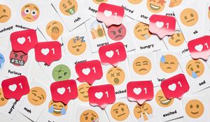 Preview wallpaper emoji, emoticons, likes, stickers