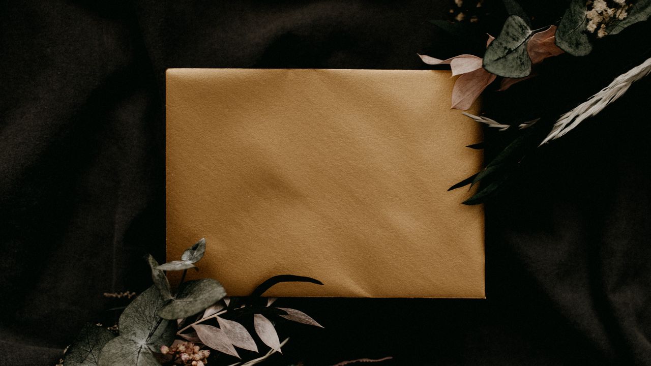 Wallpaper envelope, bouquets, flowers