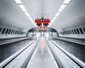 Preview wallpaper escalator, metro, interior, tunnel, lighting