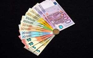 Preview wallpaper euro, bills, currency, money
