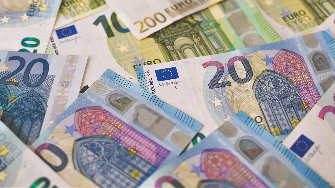 Wallpaper euro, money, banknotes, bills, cash