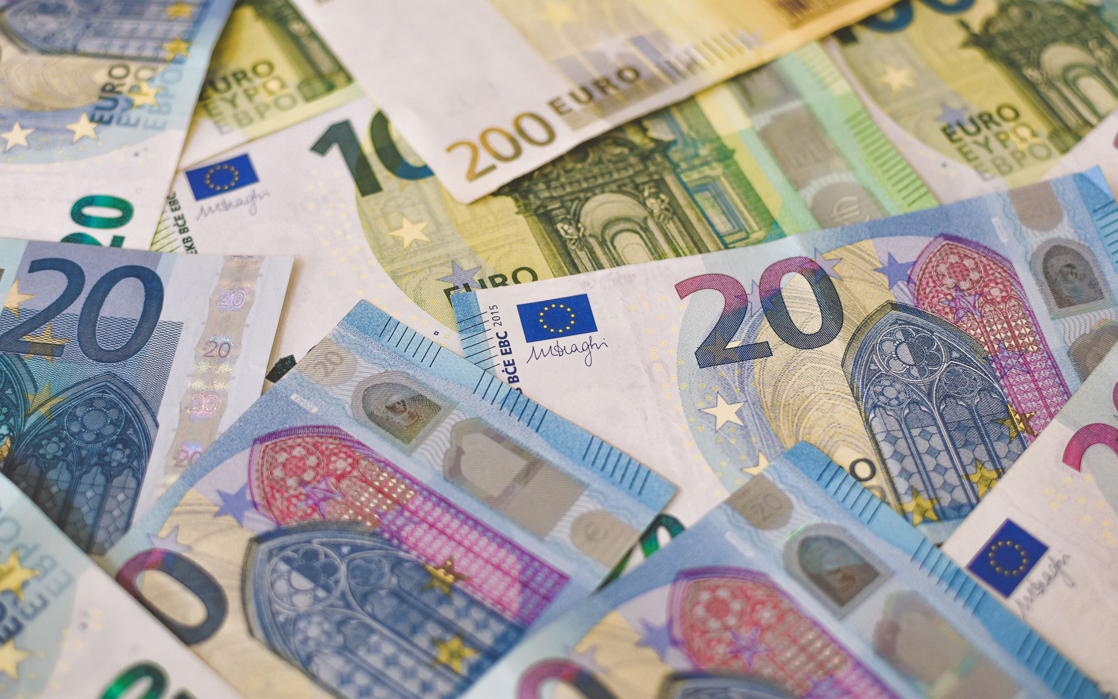 Download Wallpaper X Euro Money Banknotes Bills Cash K Ultra Hd Hd Background