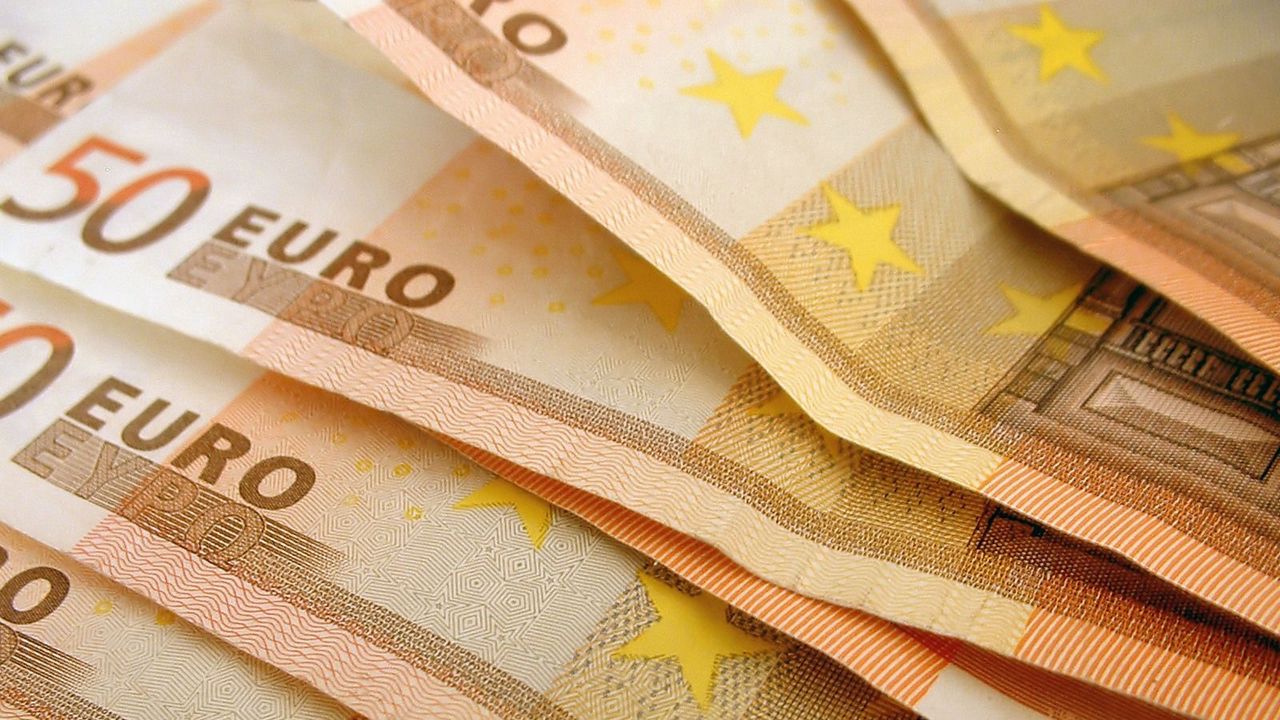 Wallpaper euro, money, notes, evil