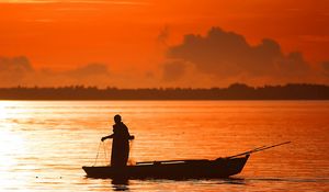 Preview wallpaper evening, decline, orange, person, boat, fishing, networks, outlines
