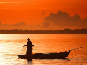 Preview wallpaper evening, decline, orange, person, boat, fishing, networks, outlines