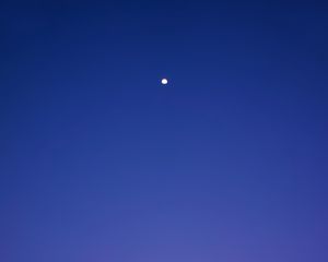 Preview wallpaper evening, moon, gradient, sky