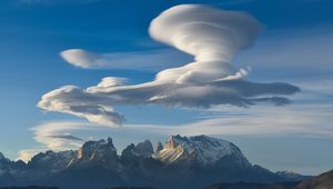 Preview wallpaper эвершинаmountain, peak, snow, clouds, sky, landscape