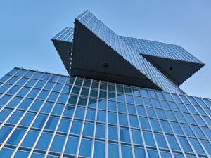Preview wallpaper facade, architecture, windows, glass, edges