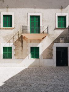 Preview wallpaper facade, windows, balcony, street, old, walls