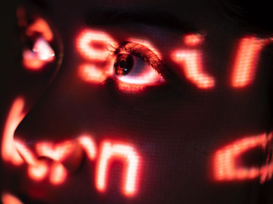 1152x864 Wallpaper face, light, letters, red, projection
