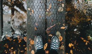 Preview wallpaper feet, autumn, foliage, rain