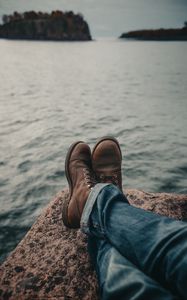 Preview wallpaper feet, boots, sea, water, pier