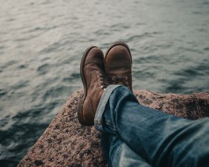 Preview wallpaper feet, boots, sea, water, pier