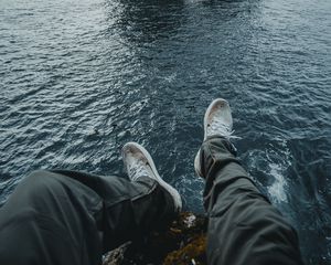 Preview wallpaper feet, rocks, ocean, water