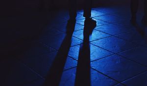 Preview wallpaper feet, shadow, light, dark