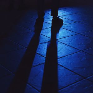Preview wallpaper feet, shadow, light, dark