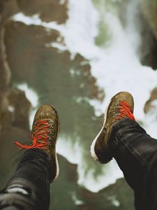 Preview wallpaper feet, shoes, cliff