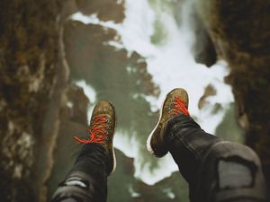 Preview wallpaper feet, shoes, cliff