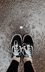 Preview wallpaper feet, sneakers, heart, asphalt, wet