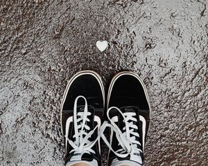 Preview wallpaper feet, sneakers, heart, asphalt, wet