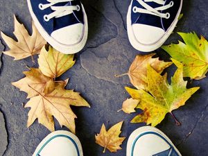 Preview wallpaper feet, sneakers, leaves, autumn