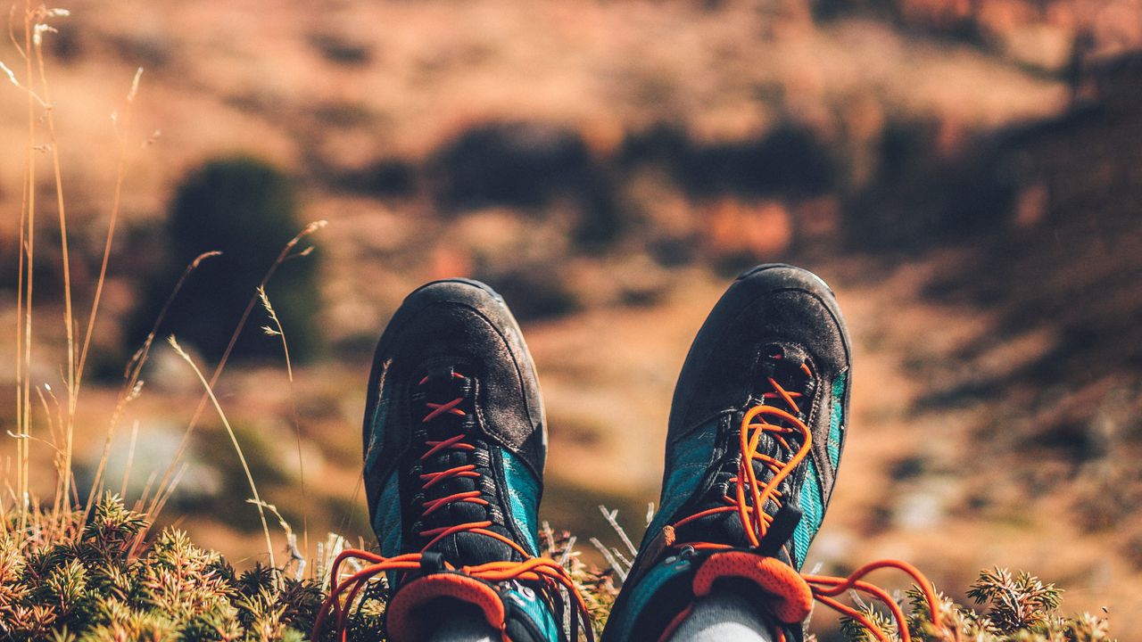 Wallpaper feet, sneakers, nature, mountains, rest