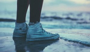 Preview wallpaper feet, sneakers, sea, surf, foam
