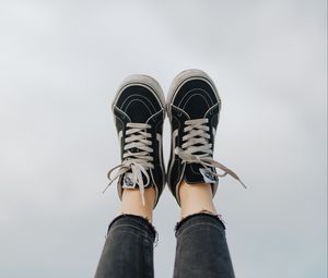 Preview wallpaper feet, sneakers, shoes, black, white