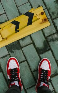 Preview wallpaper feet, sneakers, tiles