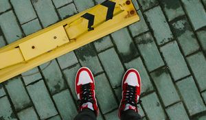 Preview wallpaper feet, sneakers, tiles