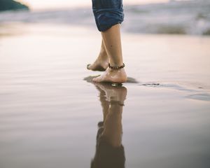 Preview wallpaper feet, step, beach, water, sand