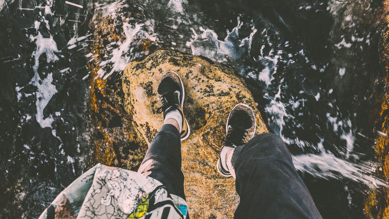 Wallpaper feet, stone, wave, surf, foam