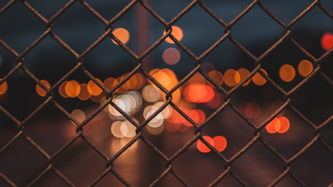 Wallpaper fence, mesh, glare