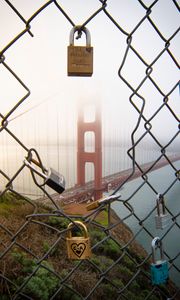 Preview wallpaper fence, mesh, lock, bridge, fog, view