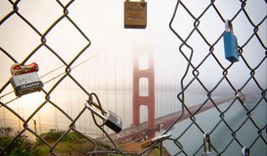 Preview wallpaper fence, mesh, lock, bridge, fog, view