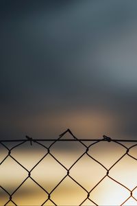 Preview wallpaper fence, mesh, sky, blur