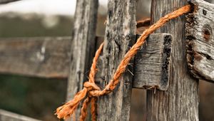 Preview wallpaper fence, rope, knot, old