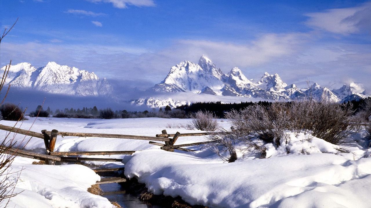 Wallpaper fence, snow, winter, stream, mountains, fog