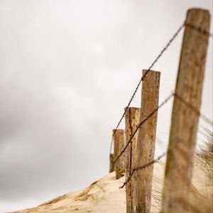Preview wallpaper fence, wire, wooden, sand, desert