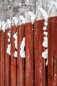Preview wallpaper fence, wooden, snow, red