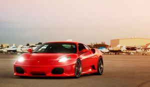 Preview wallpaper ferrari, f430, light, lights, airfield