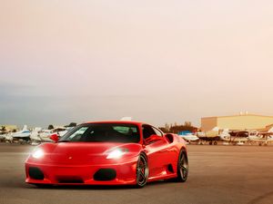 Preview wallpaper ferrari, f430, light, lights, airfield