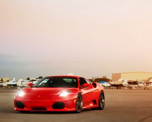 Preview wallpaper ferrari, f430, light, lights, airfield