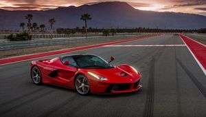 Preview wallpaper ferrari, laferrari, red, side view