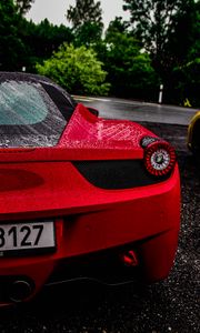 Preview wallpaper ferrari, sports car, red, drops, moisture